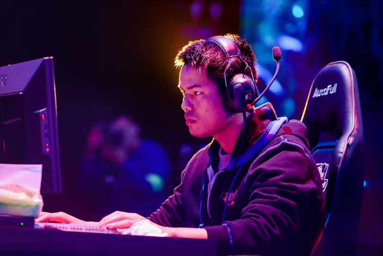 旅行限制和 旅行限制和