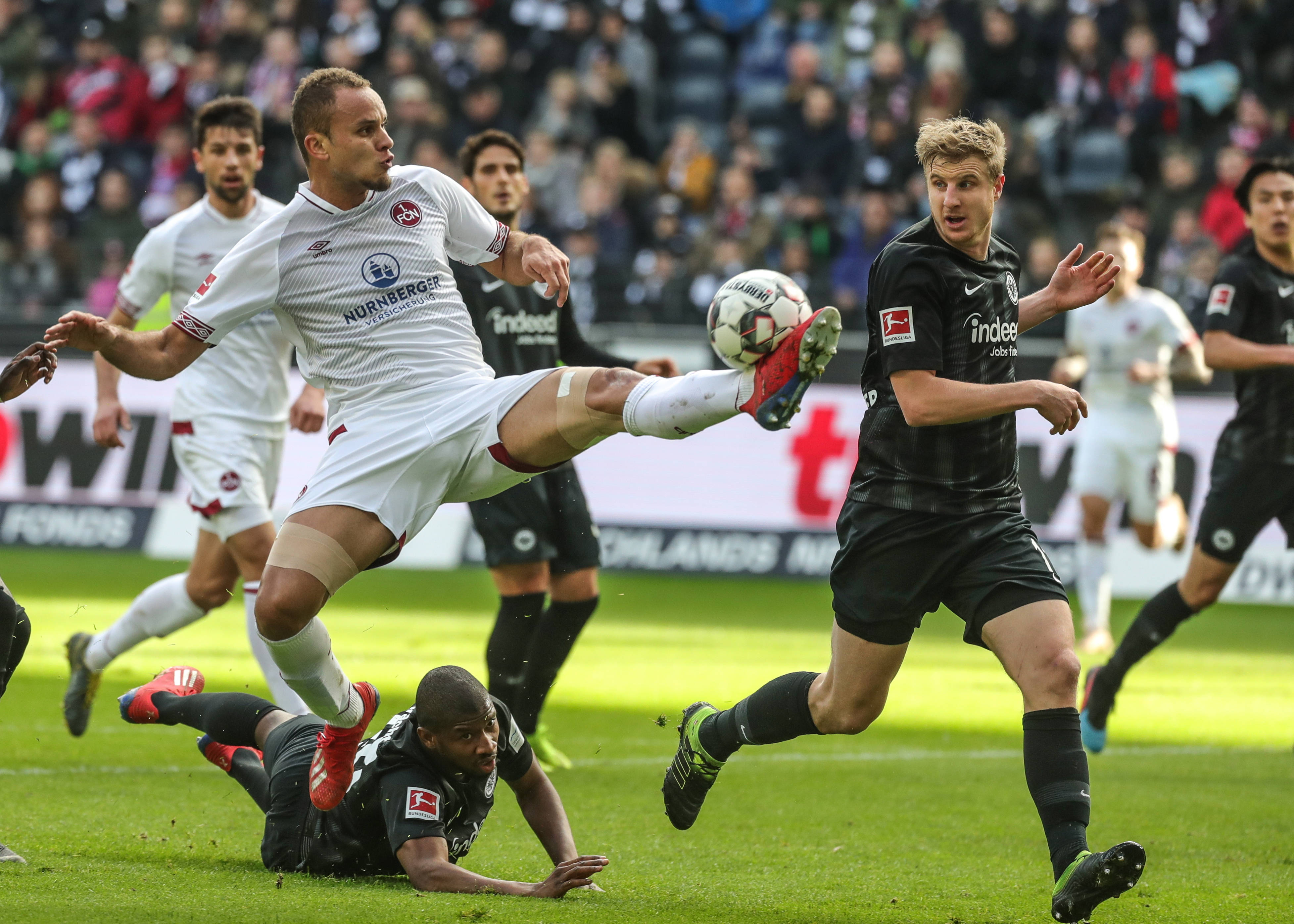 在数场激烈 在数场激烈