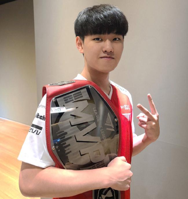 配合默契 配合默契