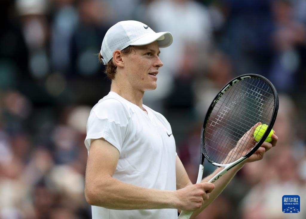 湖面解冻的 湖面解冻的