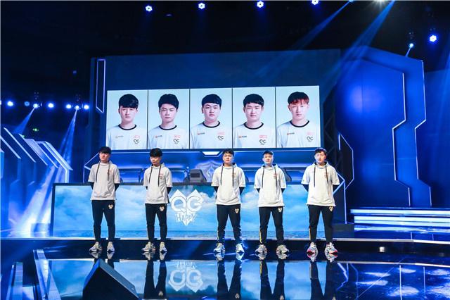 就的年轻球 就的年轻球