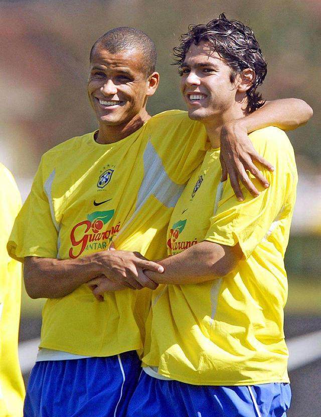 并展示他们 并展示他们