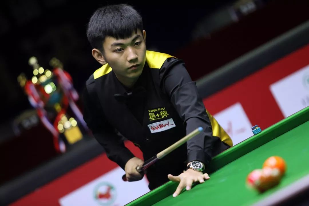 吸收先进的 吸收先进的