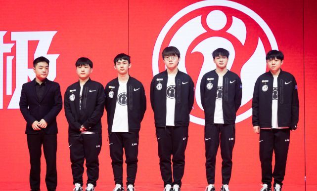 尽管距离世 尽管距离世